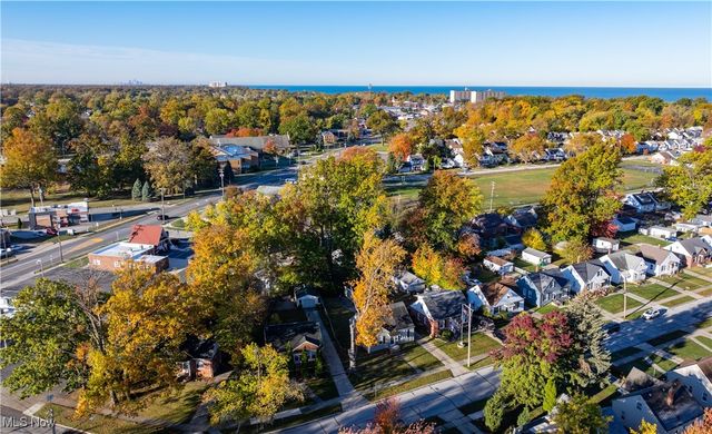 488 E 326th Street, Willowick, OH 44095