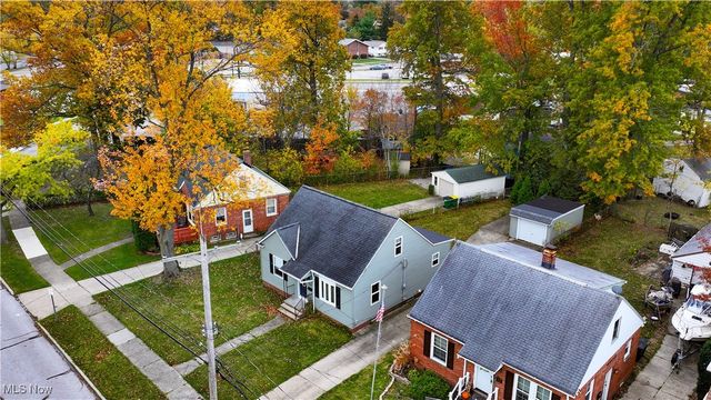 488 E 326th Street, Willowick, OH 44095