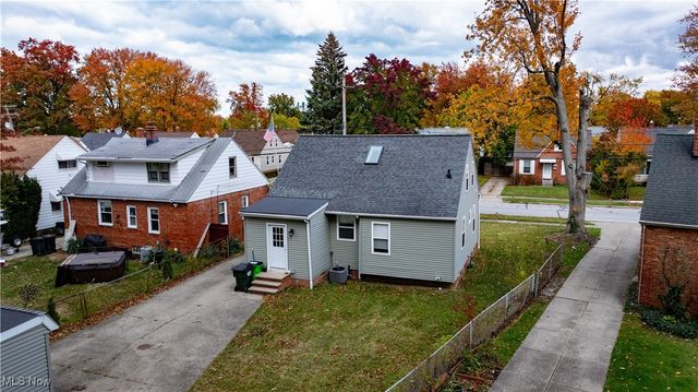 488 E 326th Street, Willowick, OH 44095