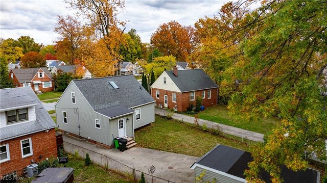 488 E 326th Street, Willowick, OH 44095