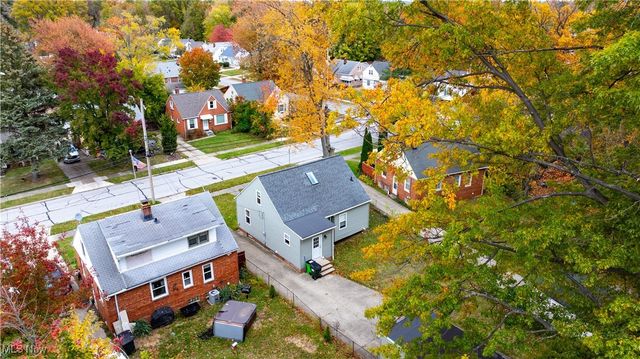 488 E 326th Street, Willowick, OH 44095