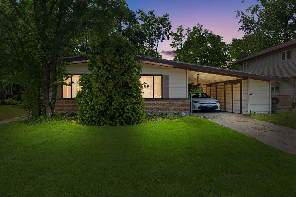 329 Somonauk Street, Park Forest, IL 60466