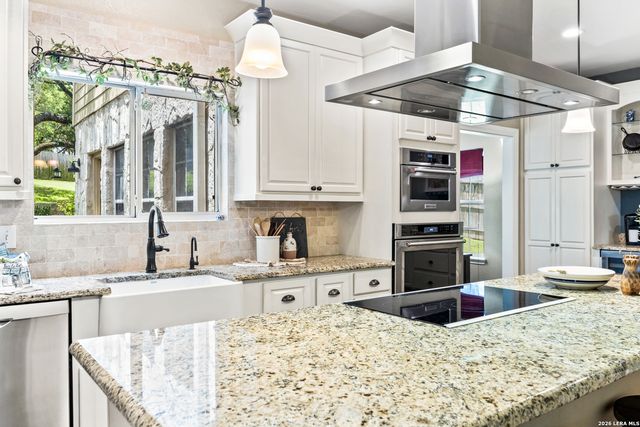 606 Misty Water Ln, San Antonio, TX 78260