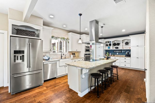 606 Misty Water Ln, San Antonio, TX 78260
