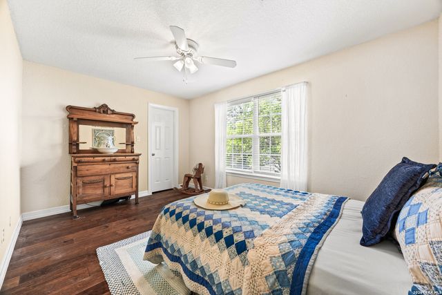 606 Misty Water Ln, San Antonio, TX 78260