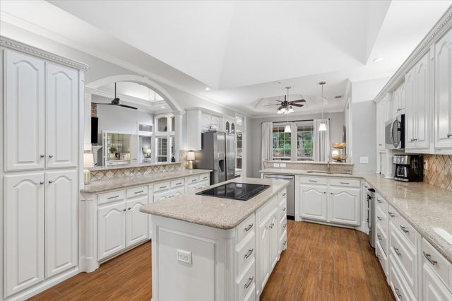 370 Canyon Oaks Drive, Argyle, TX 76226