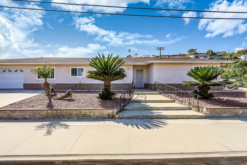 Image 2 of property listing at 1840 Locust St, San Diego, CA 92106