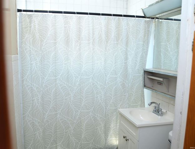 2330 Vance Avenue, Fort Wayne, IN 46805