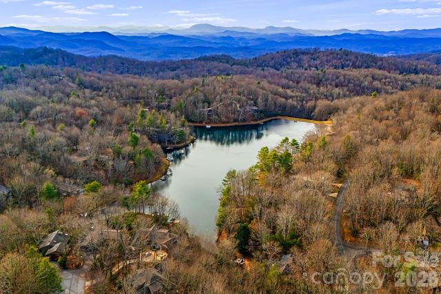 14 Isuhdavga Court, Brevard, NC 28712