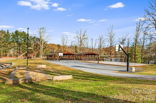 14 Isuhdavga Court, Brevard, NC 28712