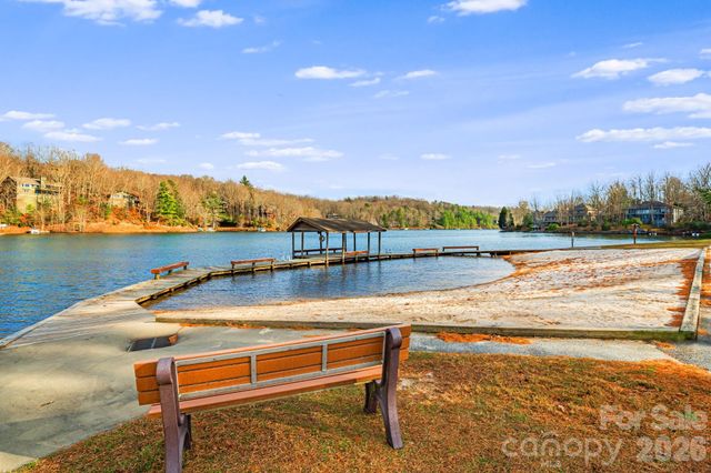 14 Isuhdavga Court, Brevard, NC 28712