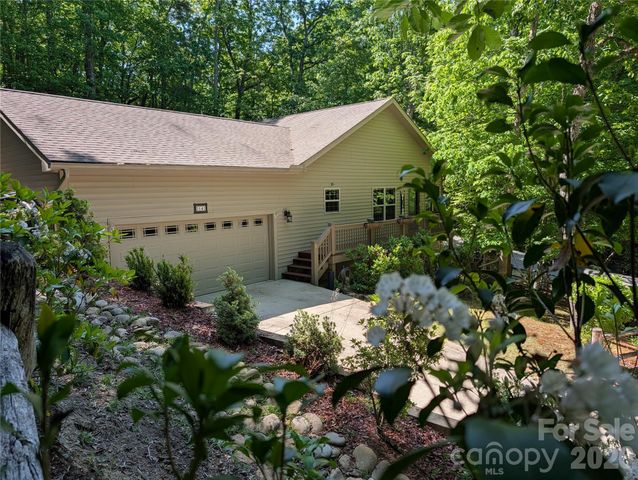14 Isuhdavga Court, Brevard, NC 28712
