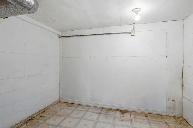 8310 W County Rd 15 W, Minot, ND 58701