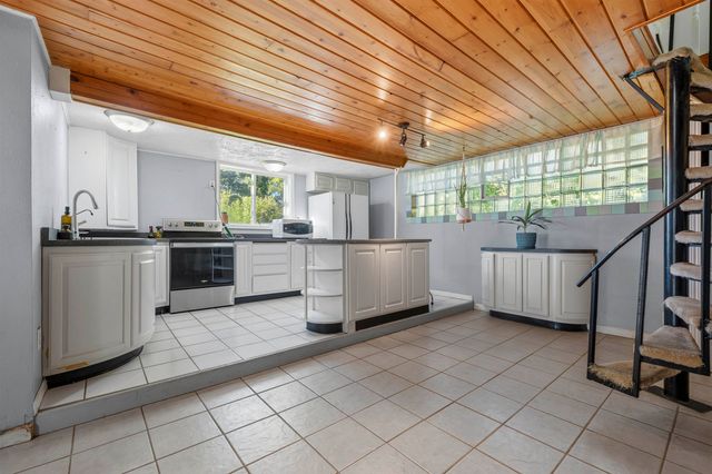 8310 W County Rd 15 W, Minot, ND 58701