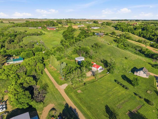 8310 W County Rd 15 W, Minot, ND 58701