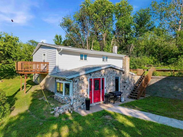 8310 W County Rd 15 W, Minot, ND 58701