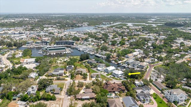 216 HIGH STREET, Tarpon Springs, FL 34689