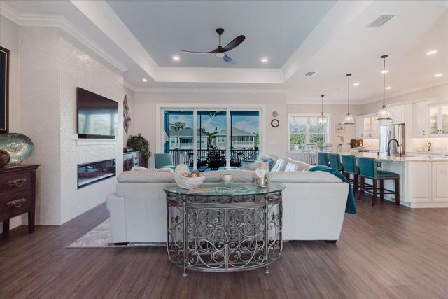 216 HIGH STREET, Tarpon Springs, FL 34689