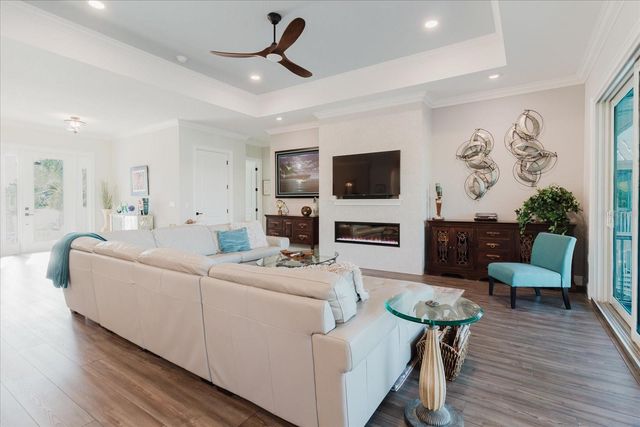 216 HIGH STREET, Tarpon Springs, FL 34689