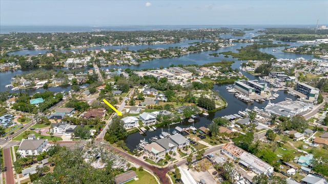 216 HIGH STREET, Tarpon Springs, FL 34689