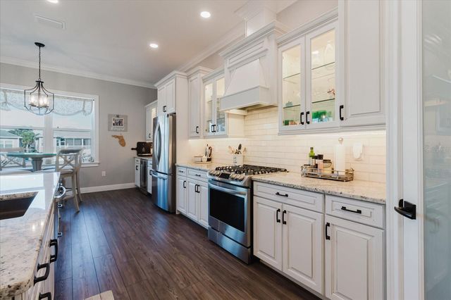 216 HIGH STREET, Tarpon Springs, FL 34689