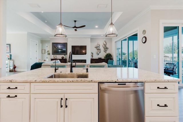 216 HIGH STREET, Tarpon Springs, FL 34689