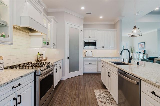 216 HIGH STREET, Tarpon Springs, FL 34689