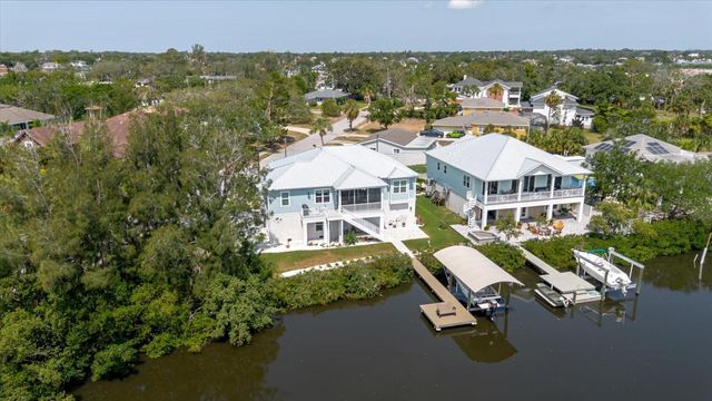 216 HIGH STREET, Tarpon Springs, FL 34689