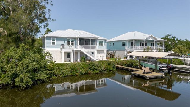 216 HIGH STREET, Tarpon Springs, FL 34689