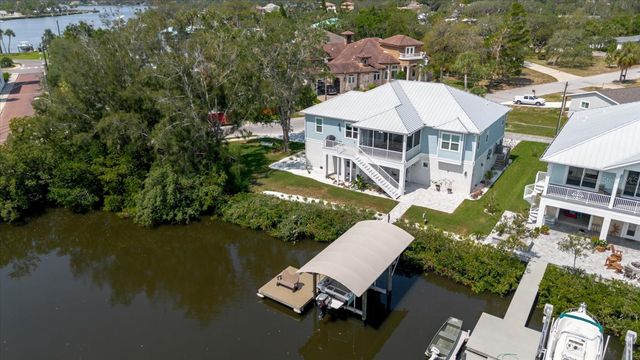 216 HIGH STREET, Tarpon Springs, FL 34689