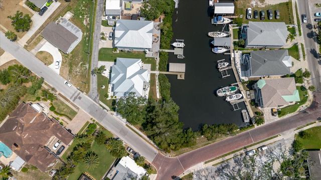 216 HIGH STREET, Tarpon Springs, FL 34689