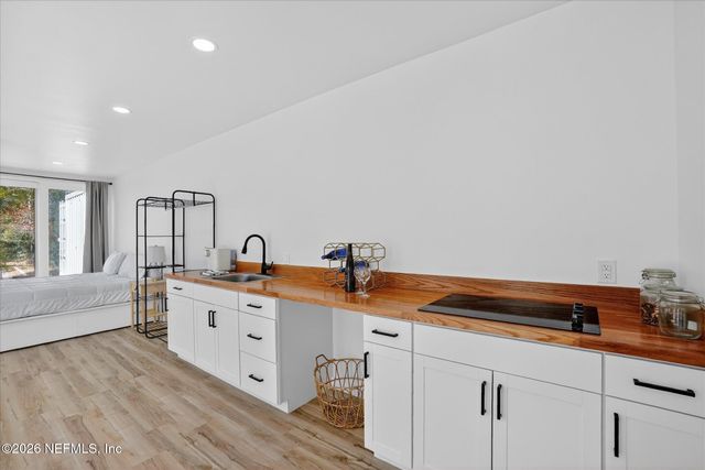 8778 WATERFRONT Terrace B, Jacksonville, FL 32217