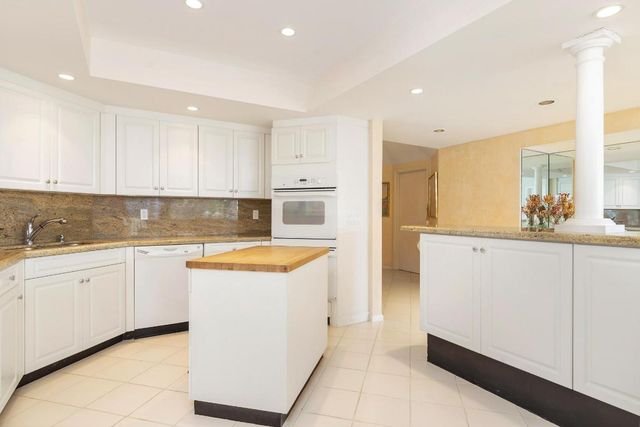 2000 S Ocean Boulevard 208-S, Palm Beach, FL 33480