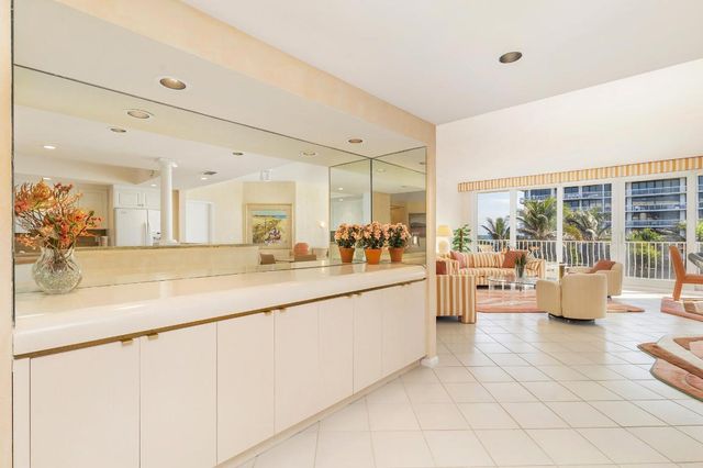 2000 S Ocean Boulevard 208-S, Palm Beach, FL 33480