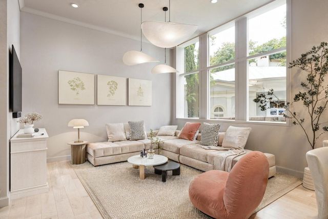 52 Cooper Street, Charleston, SC 29403