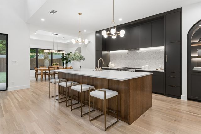 3452 Timberview Road, Dallas, TX 75229