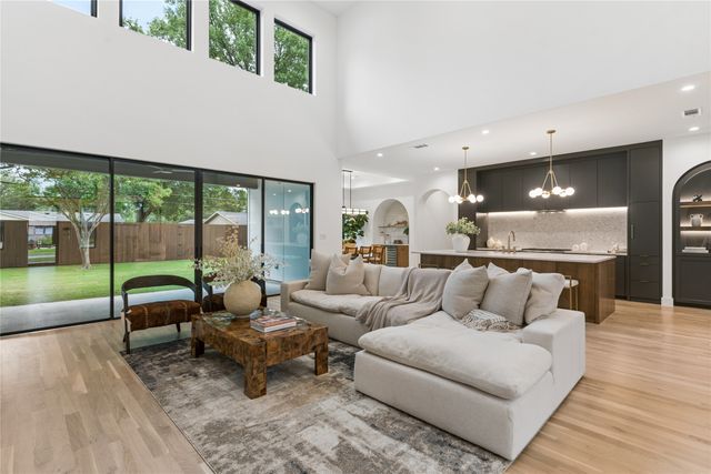 3452 Timberview Road, Dallas, TX 75229