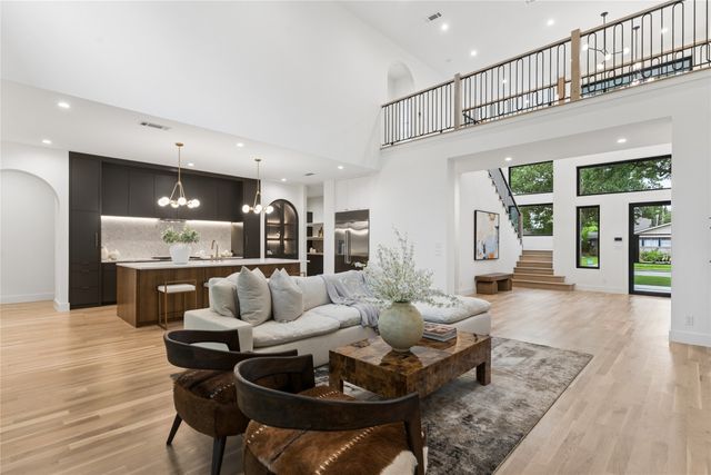 3452 Timberview Road, Dallas, TX 75229