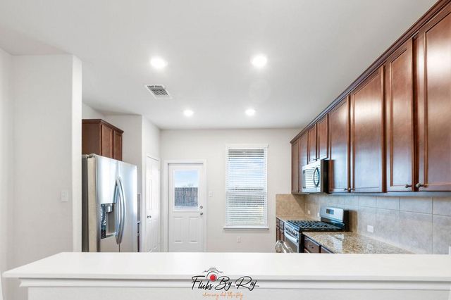 279 Zuma DR, Liberty Hill, TX 78642