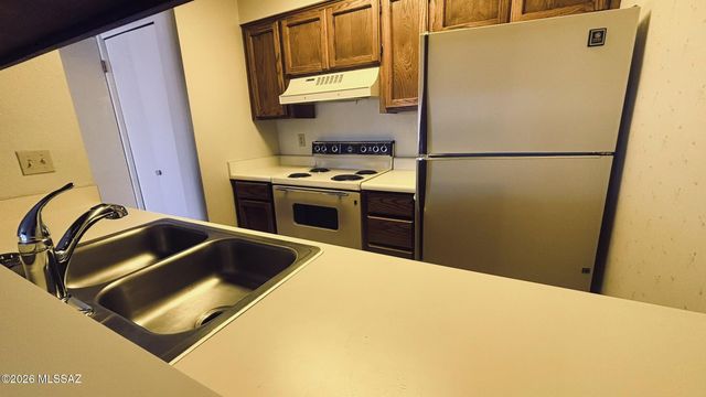 7664 E 22nd St Apt 4, Tucson, AZ 85710