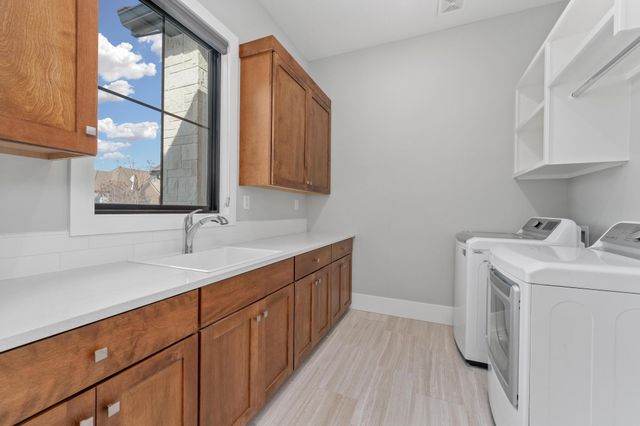 2012 N Veranda Cir, Wichita, KS 67206