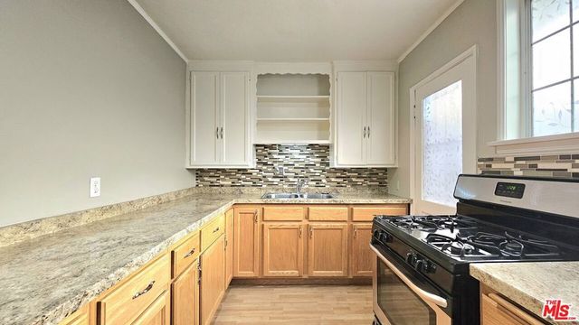 1022 S Norton Avenue B, Los Angeles, CA 90019