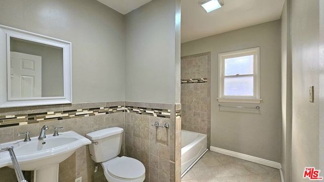 1022 S Norton Avenue B, Los Angeles, CA 90019