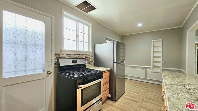 1022 S Norton Avenue B, Los Angeles, CA 90019