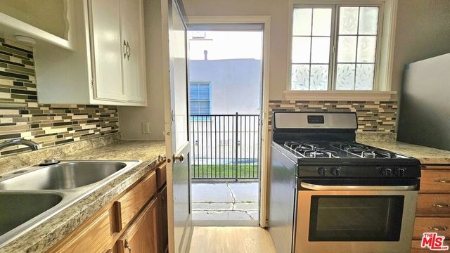 1022 S Norton Avenue B, Los Angeles, CA 90019
