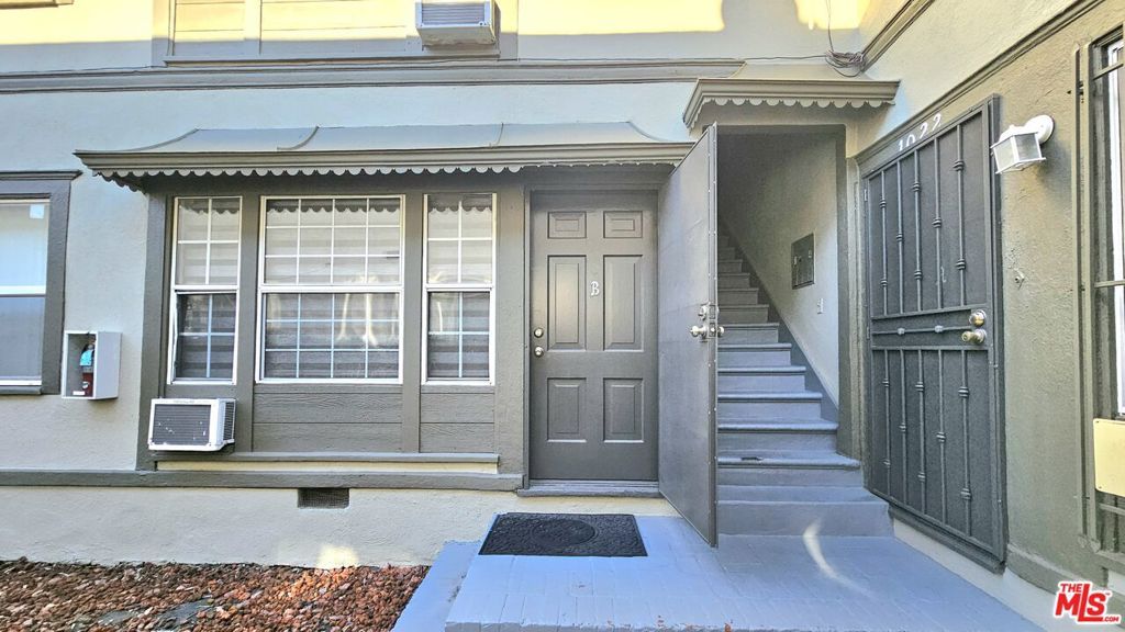 1022 S Norton Avenue B, Los Angeles, CA 90019