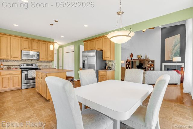 819 Pine Ridge Avenue, Oxford Charter Township, MI 48371