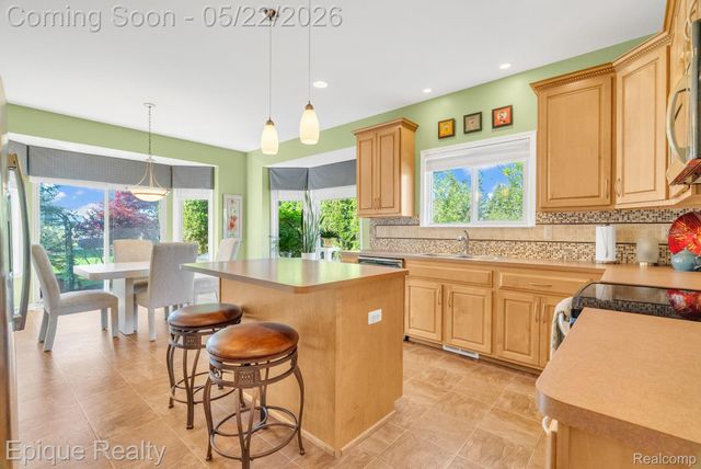 819 Pine Ridge Avenue, Oxford Charter Township, MI 48371