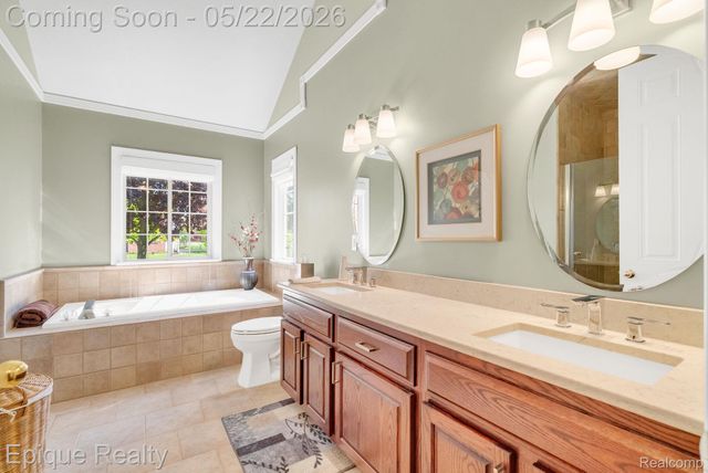 819 Pine Ridge Avenue, Oxford Charter Township, MI 48371