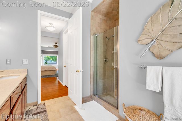 819 Pine Ridge Avenue, Oxford Charter Township, MI 48371